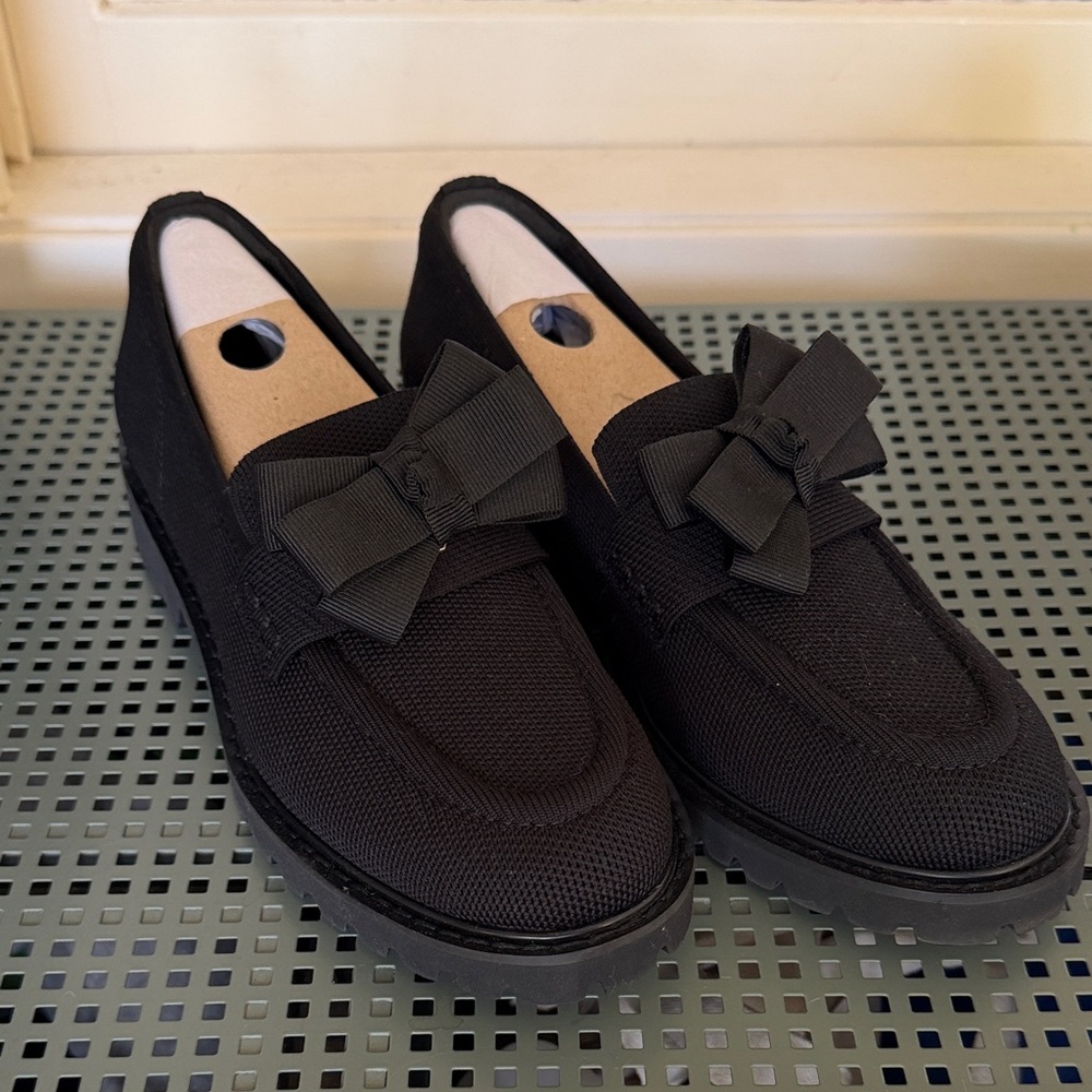 NWOT Vivaia Round-Toe Platform Chunky Heel Loafers